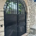 Traditional House Shapllo Daire