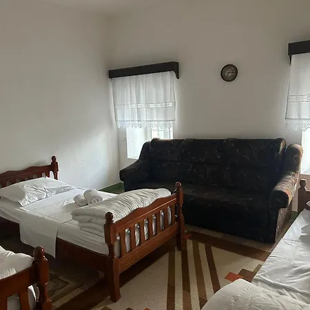 Διαμέρισμα Traditional House & Shapllo *