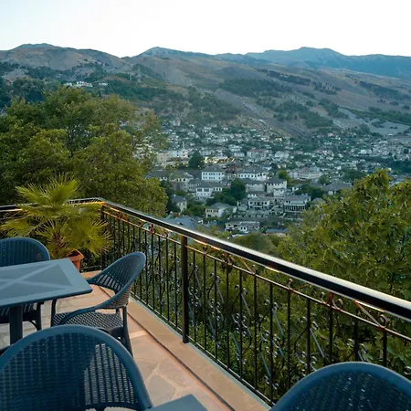 Διαμέρισμα Traditional House & Shapllo