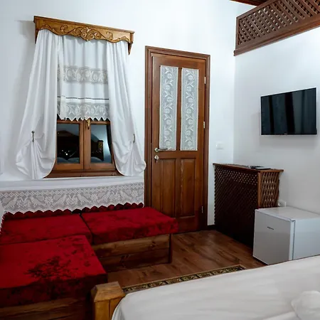 Διαμέρισμα Traditional House & Shapllo *