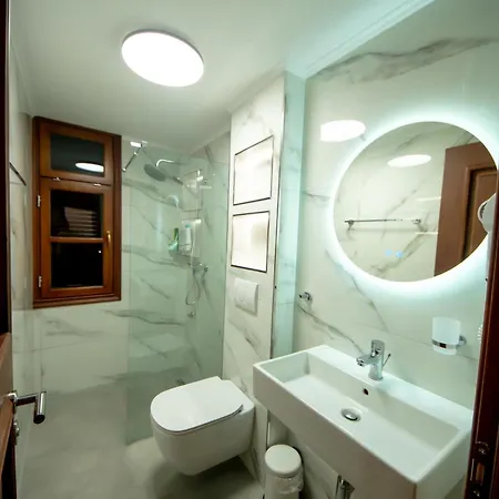 Traditional House & Shapllo Διαμέρισμα *