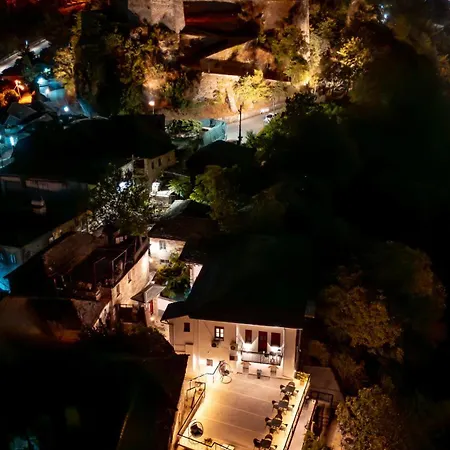 Διαμέρισμα Traditional House & Shapllo *