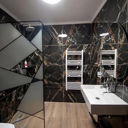 Traditional House & Shapllo