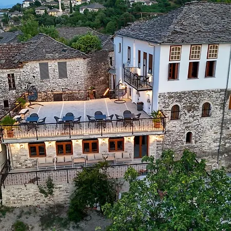 Traditional House & Shapllo شقة Gjirokastër