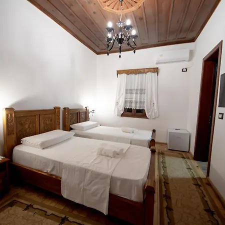 Traditional House & Shapllo شقة Gjirokastër