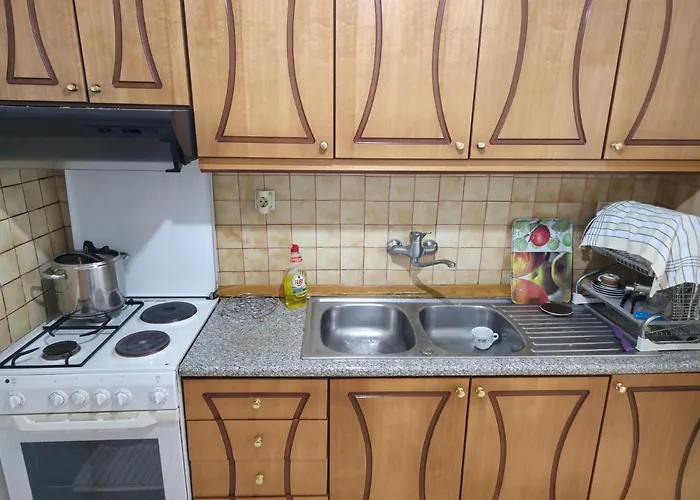 Traditional House & Shapllo 公寓