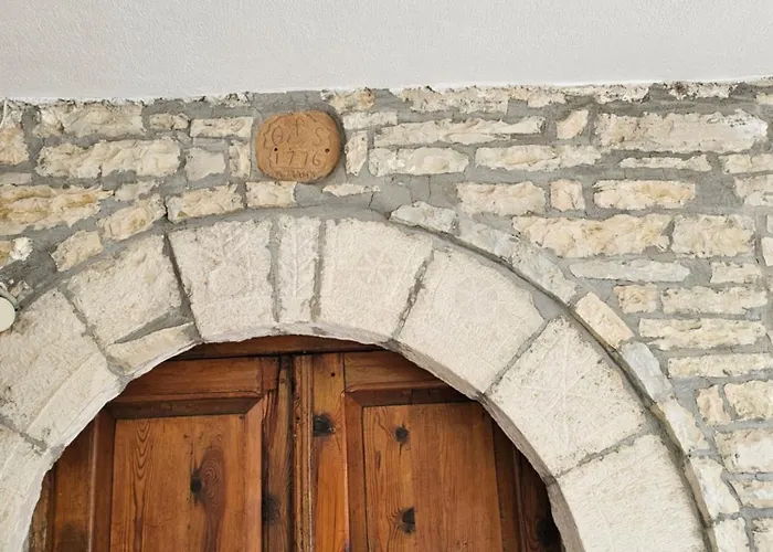 Traditional House & Shapllo *