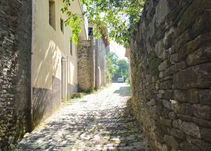 Traditional House Shapllo Appartement *