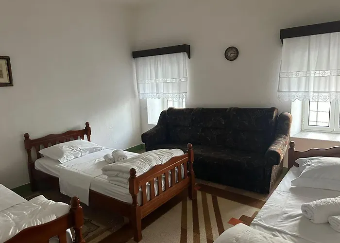 公寓 Traditional House & Shapllo *