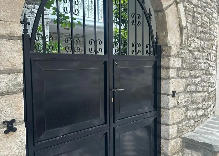 Traditional House Shapllo Appartement
