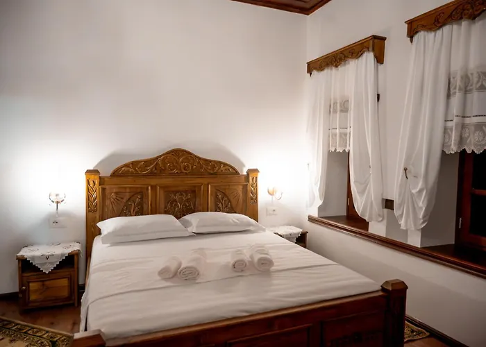 公寓 Traditional House & Shapllo Gjirokastër