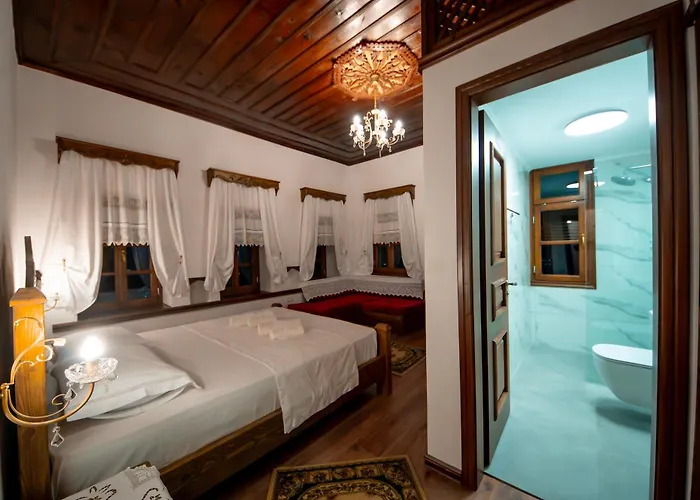 Traditional House & Shapllo 公寓 *