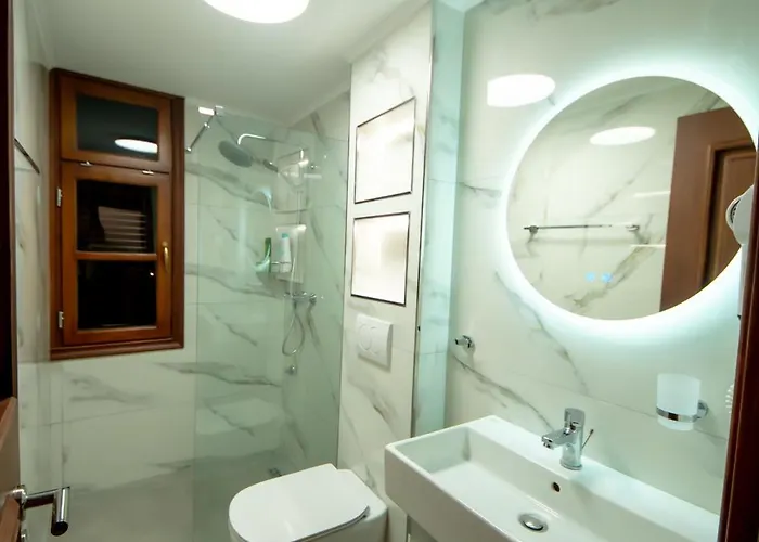 Traditional House & Shapllo 公寓 *