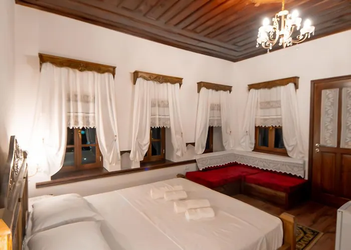 Traditional House & Shapllo *