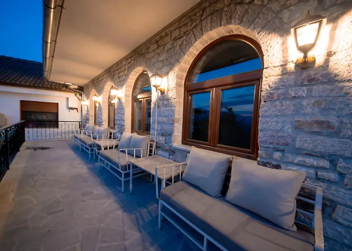 公寓 Traditional House & Shapllo *